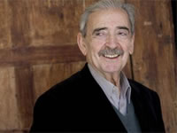 El escritor argentino Juan Gelman publica su nuevo libro de poemas